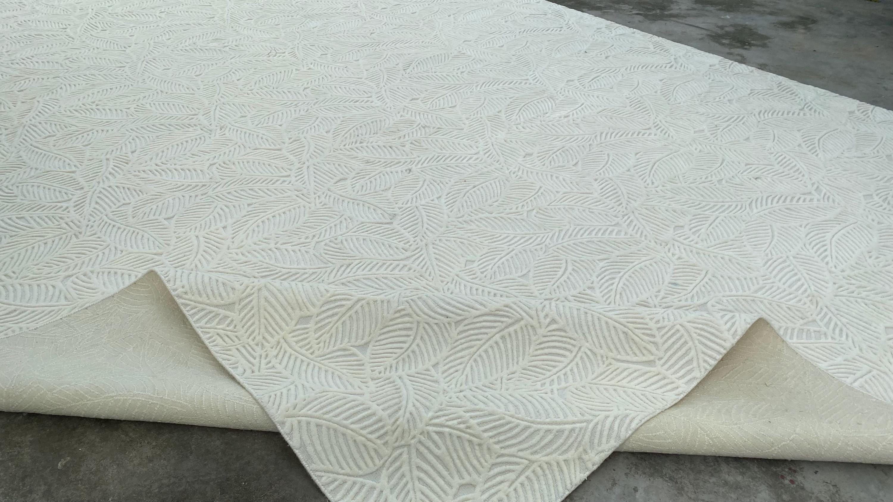 Wool Rug with Exquisite Hand Carving In White