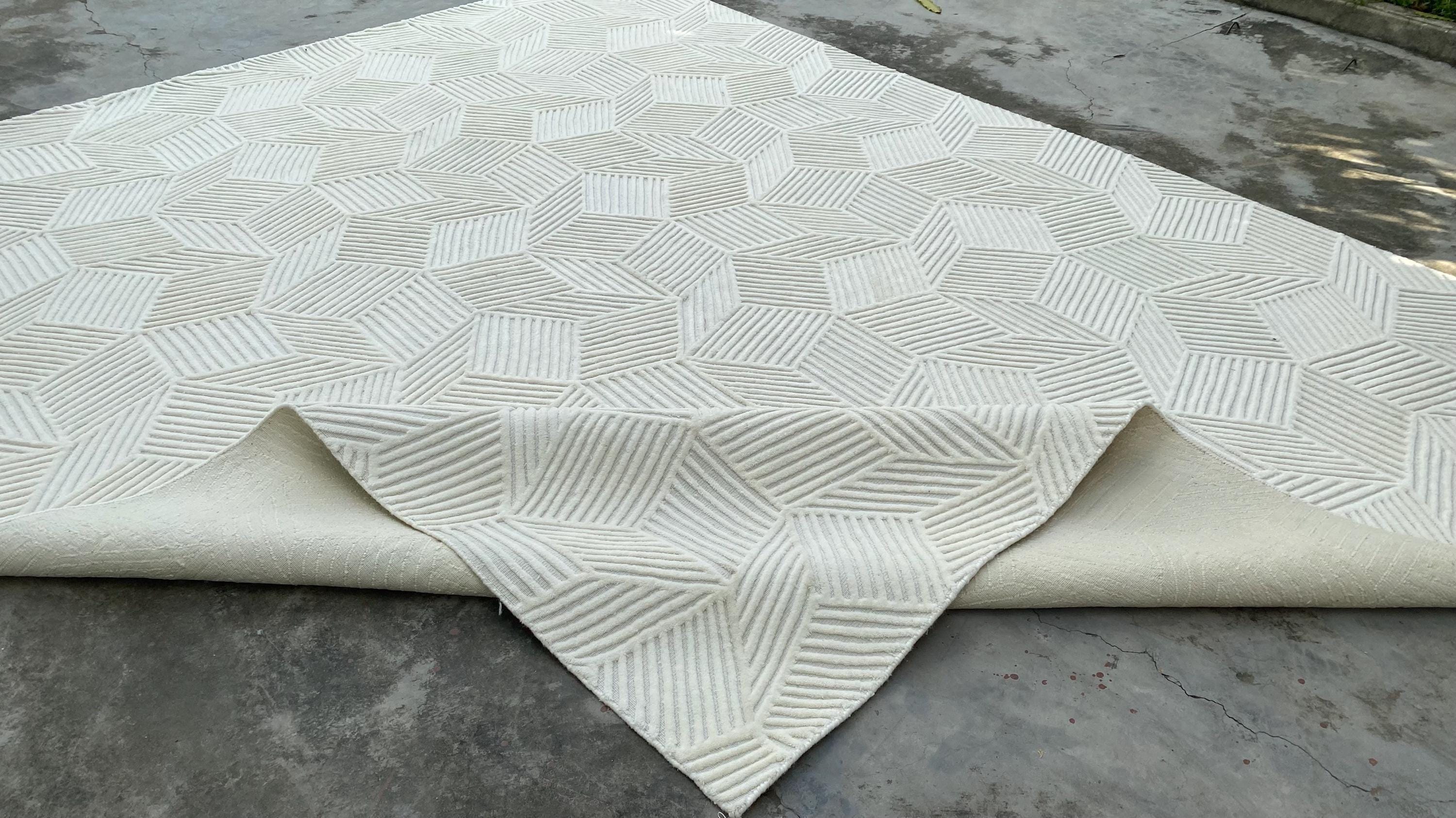 Wool Rug with Exquisite Hand Carving In White