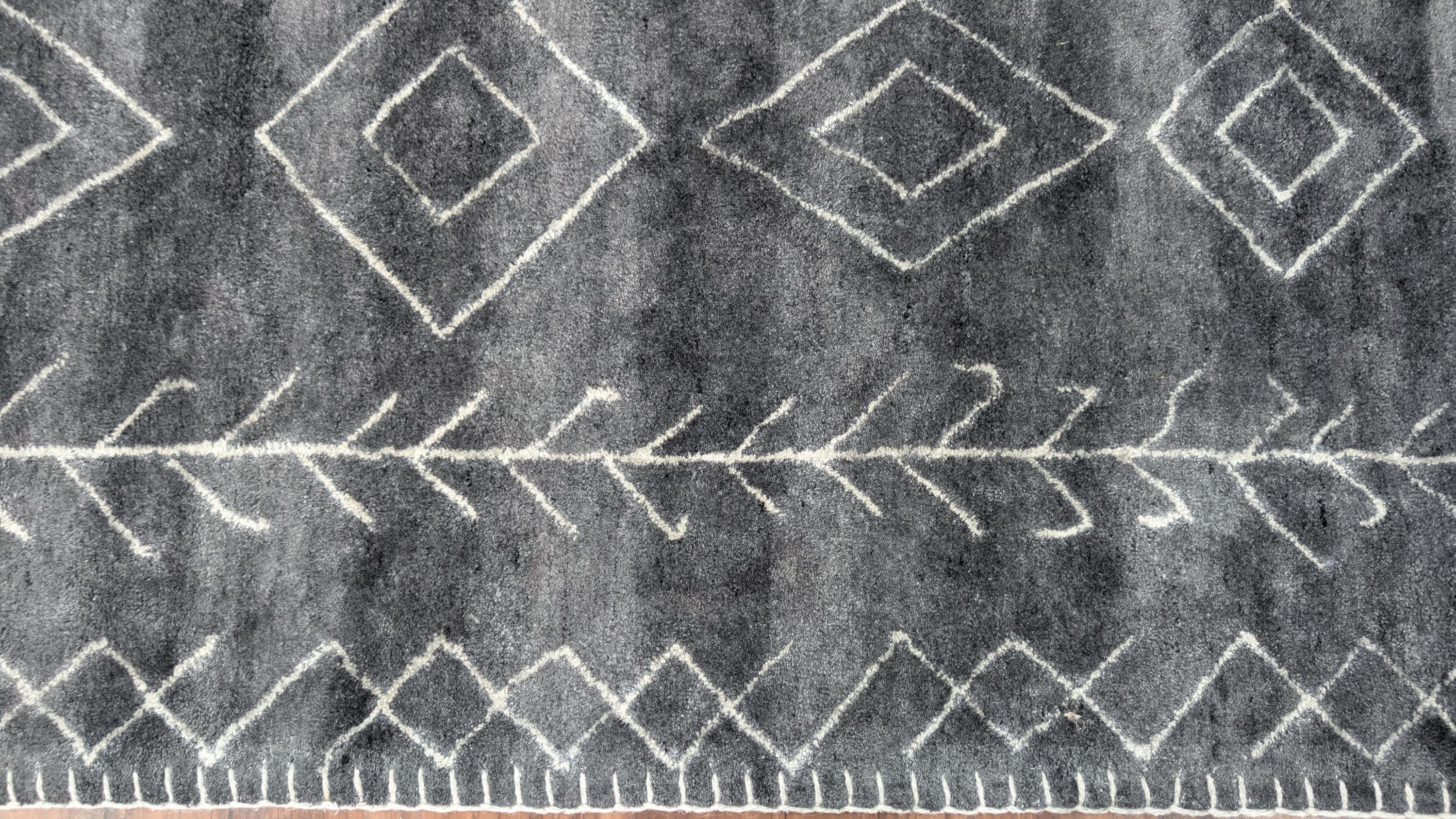 Hand Tufted Wool & Viscose Living room Rug