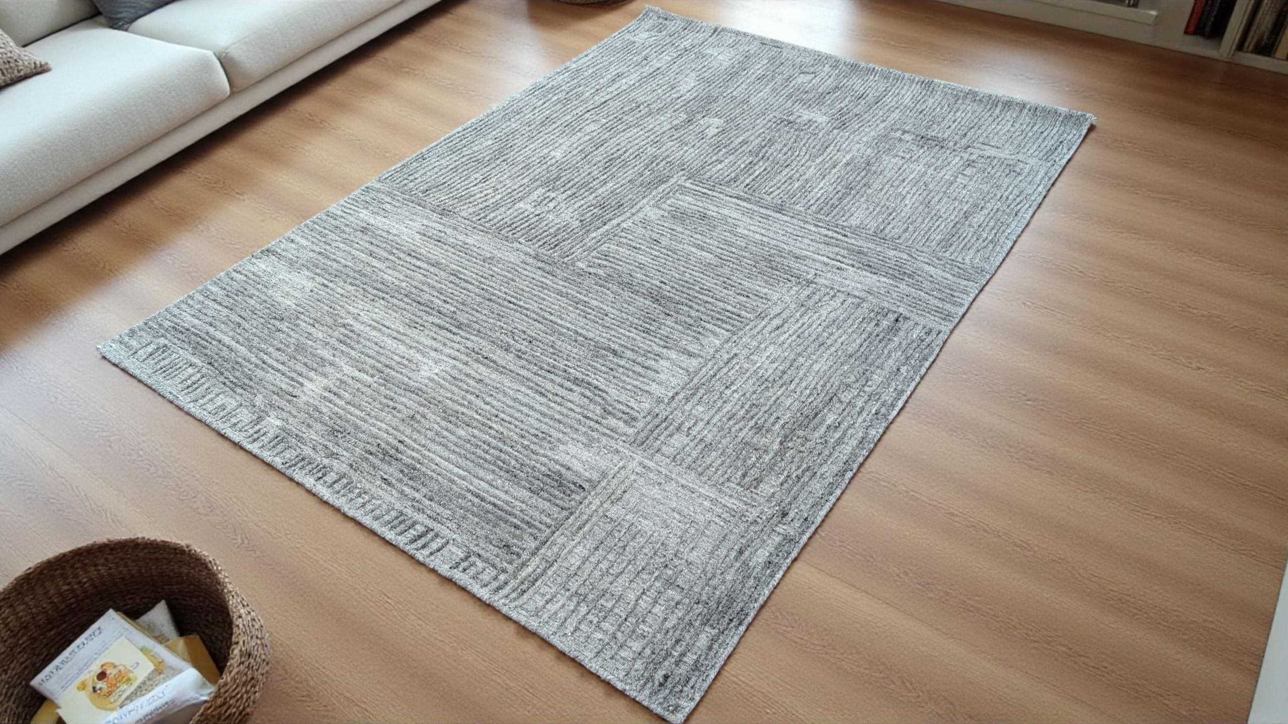 Modern Abstract Design Wool Rug with Hand-Carved Detail, Textured Exquisite Floor Covering, Artisanal Hand-Tufted Carpet
