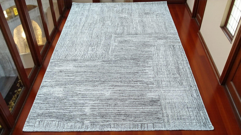 Modern Abstract Design Wool Rug with Hand-Carved Detail, Textured Exquisite Floor Covering, Artisanal Hand-Tufted Carpet