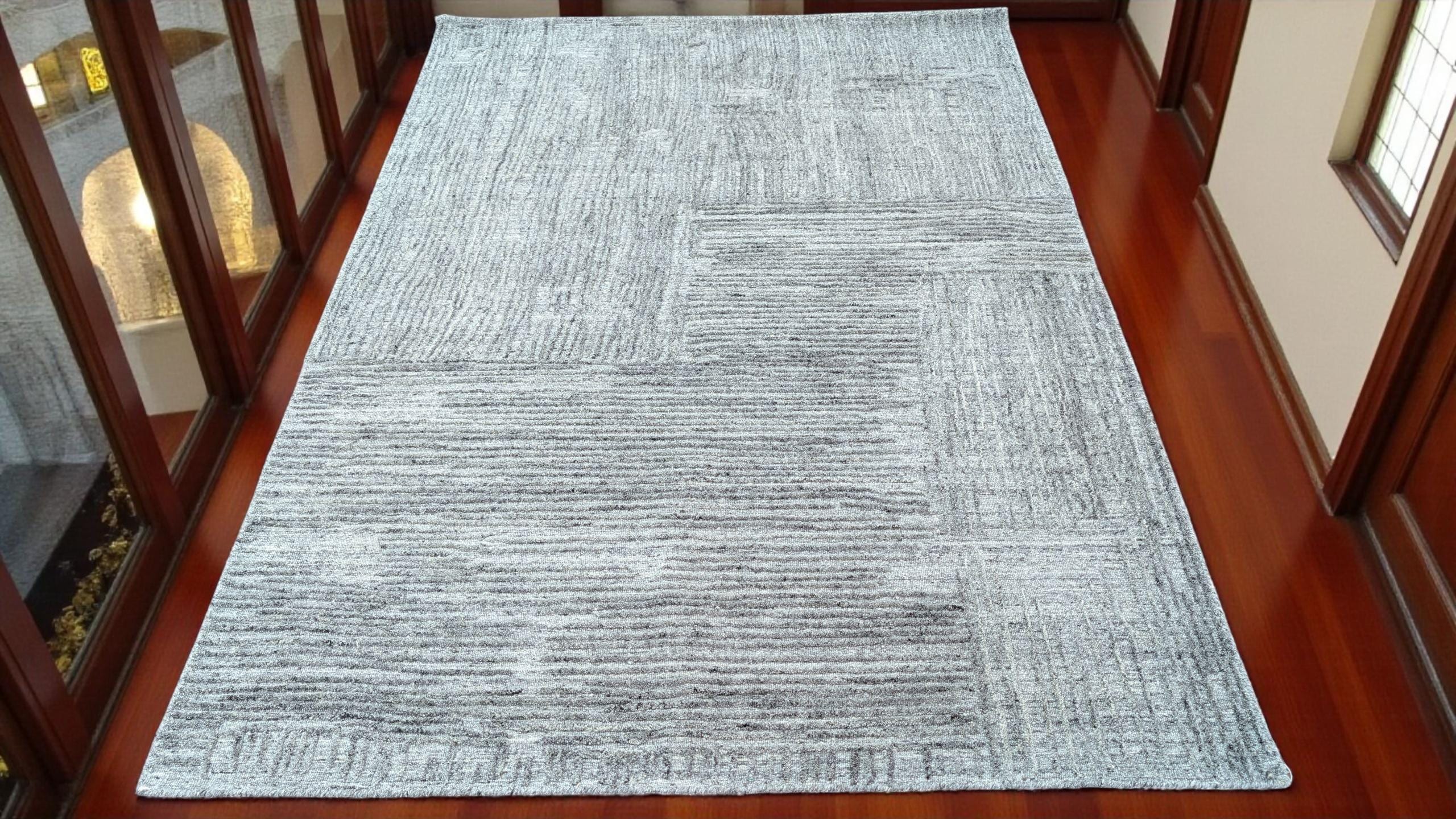 Modern Abstract Design Wool Rug with Hand-Carved Detail, Textured Exquisite Floor Covering, Artisanal Hand-Tufted Carpet