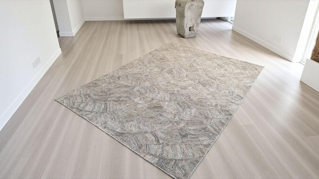 Modern Abstract Design Wool Rug with Hand-Carved Detail, Textured Exquisite Floor Covering, Artisanal Hand-Tufted Carpet