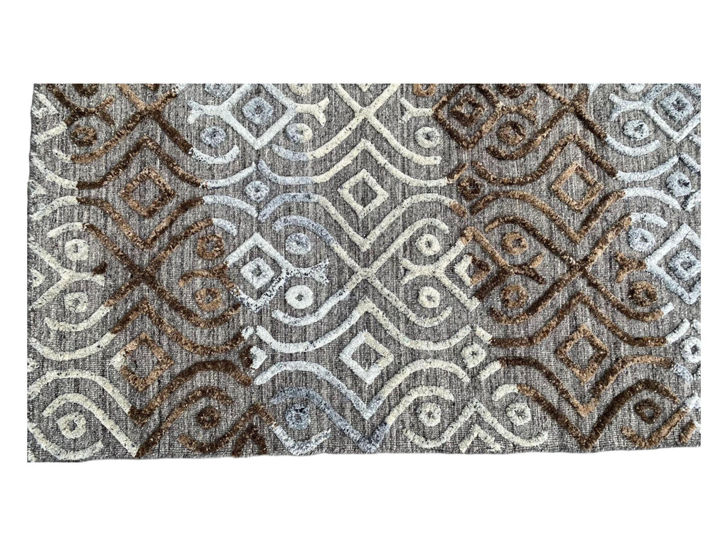 Modern Abstract Design Wool Rug with Hand-Carved Detail, Textured Exquisite Floor Covering, Artisanal Hand-Tufted Carpet
