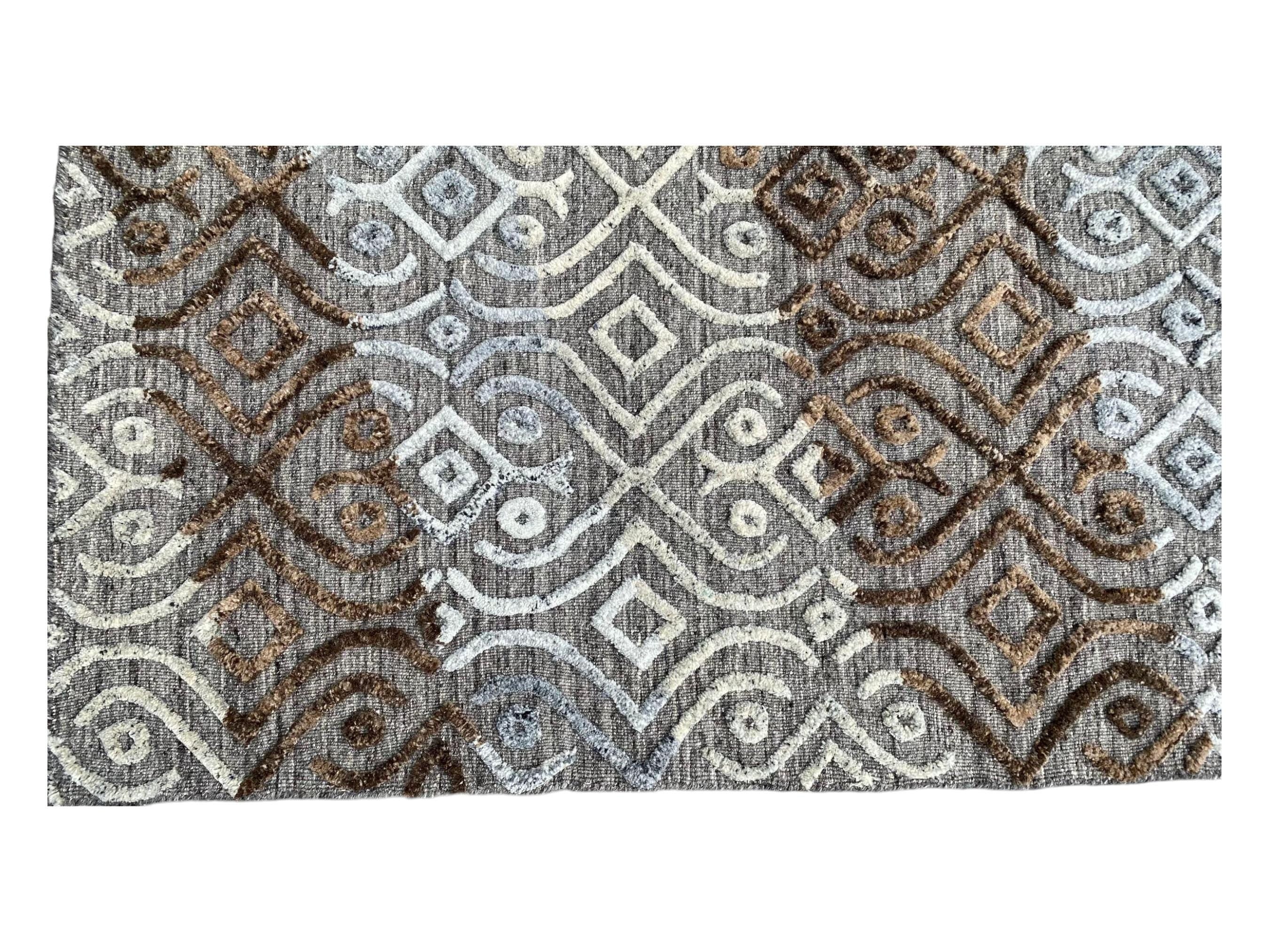 Modern Abstract Design Wool Rug with Hand-Carved Detail, Textured Exquisite Floor Covering, Artisanal Hand-Tufted Carpet