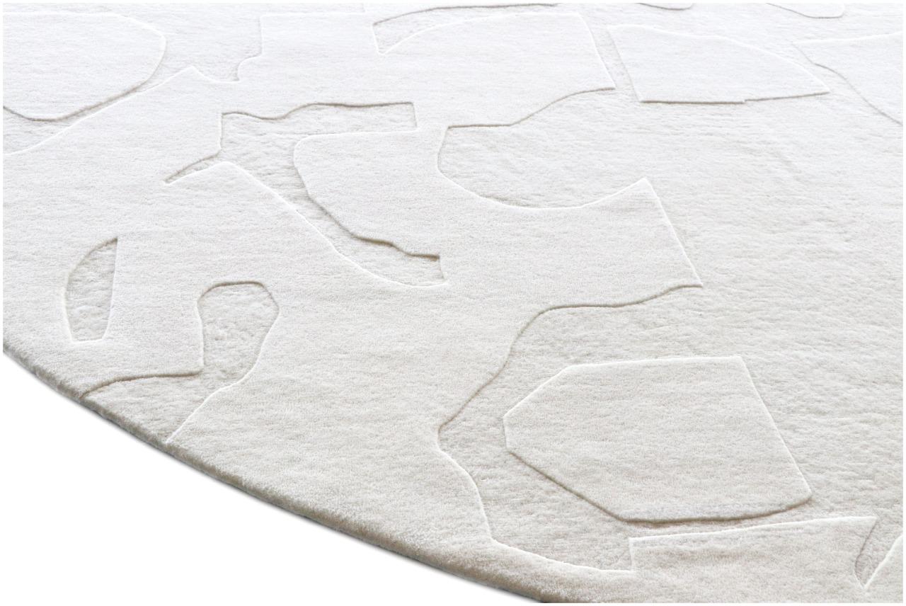 Handmade Round Wool Rug Minimalist High-Low Pile White Area Carpet for Living Room