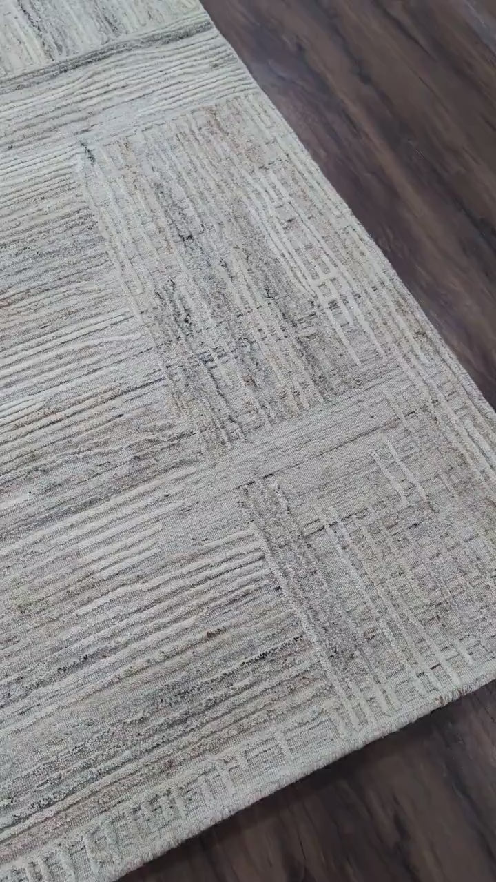 Modern Abstract Design Wool Rug with Hand-Carved Detail, Textured Exquisite Floor Covering, Artisanal Hand-Tufted Carpet
